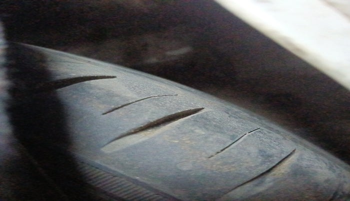 2018 Maruti Alto 800 LXI, Petrol, Manual, 2,40,107 km, tyre