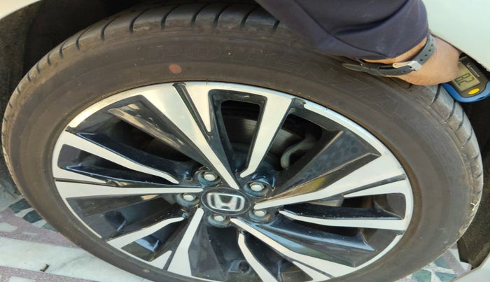 2017 Honda Accord HYBRID, Hybrid, Automatic, 97,392 km, tyre