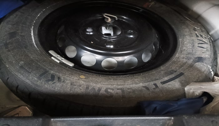 2021 Maruti Alto VXI, Petrol, Manual, 20,860 km, tyre