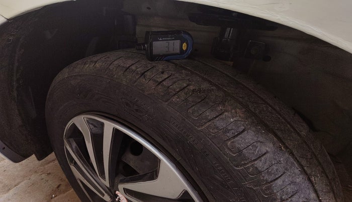 2014 Maruti Swift Dzire VDI, Diesel, Manual, 1,81,138 km, tyre