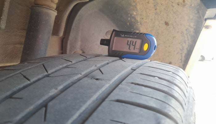 2013 Renault Duster 85 PS RXL DIESEL (OPT), Diesel, Manual, 1,28,163 km, tyre