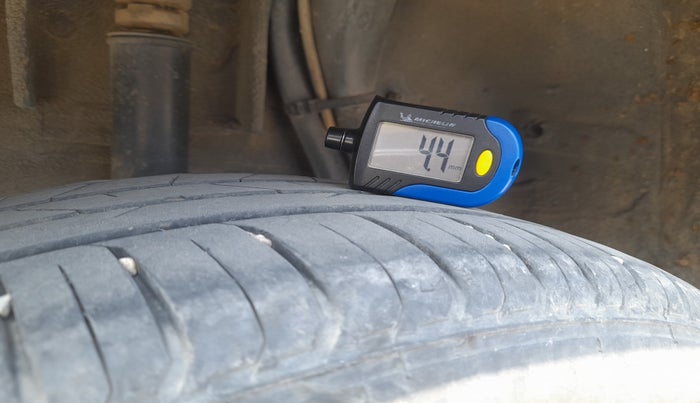 2013 Renault Duster 85 PS RXL DIESEL (OPT), Diesel, Manual, 1,28,163 km, tyre