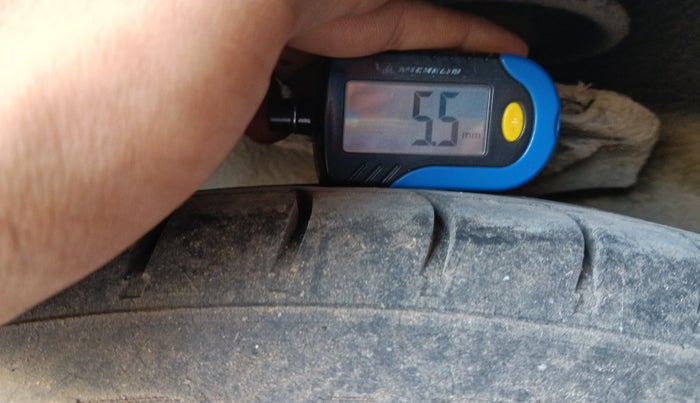 2010 Hyundai Accent EXECUTIVE, Petrol, Manual, 1,78,486 km, tyre