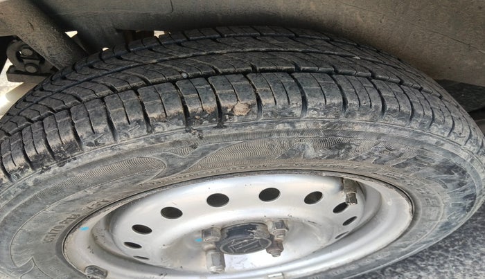 2012 Maruti Wagon R 1.0 LXI, Petrol, Manual, 2,38,331 km, tyre