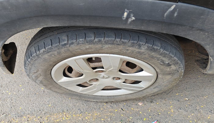 2017 Renault Kwid RXT 0.8, Petrol, Manual, 98,769 km, tyre