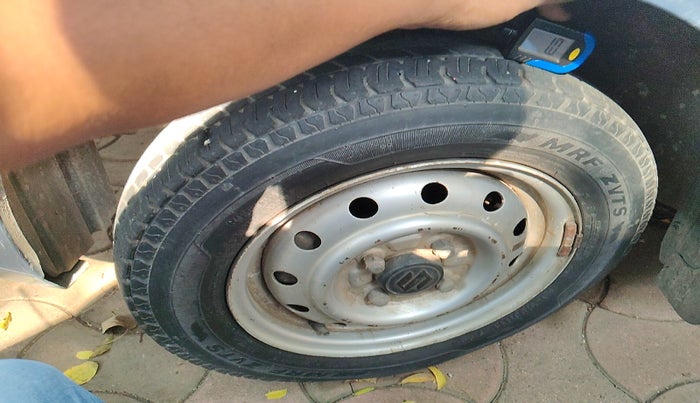 2015 Maruti Wagon R 1.0 LXI CNG, Petrol, Manual, 97,497 km, tyre