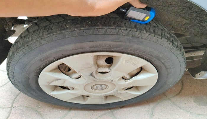 2015 Maruti Wagon R 1.0 LXI CNG, Petrol, Manual, 97,497 km, tyre