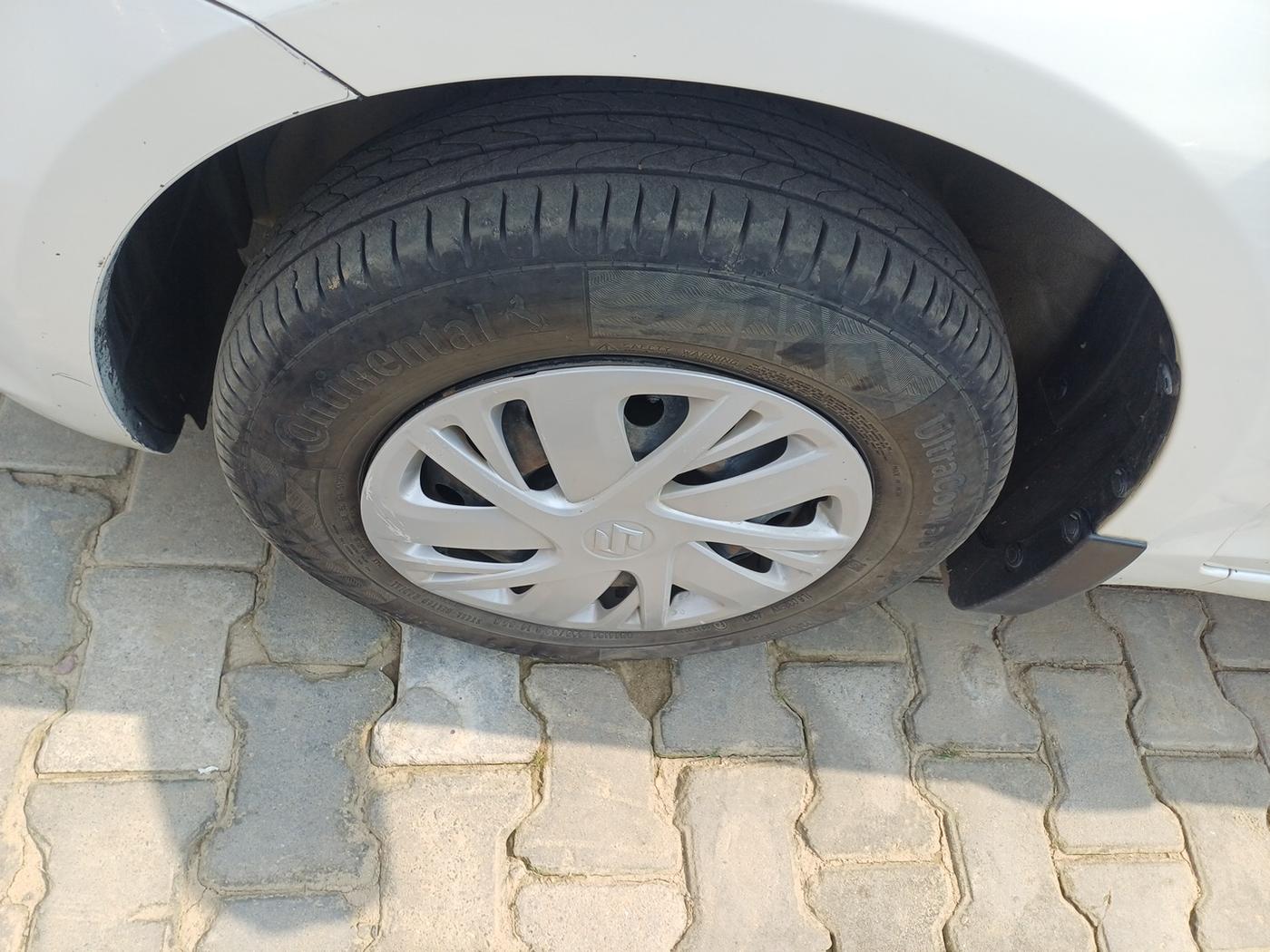 2017 Maruti Swift VDI, Diesel, Manual, 1,52,753 km, tyre