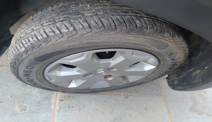 2018 Renault Kwid CLIMBER 1.0, Petrol, Manual, 65,480 km, tyre