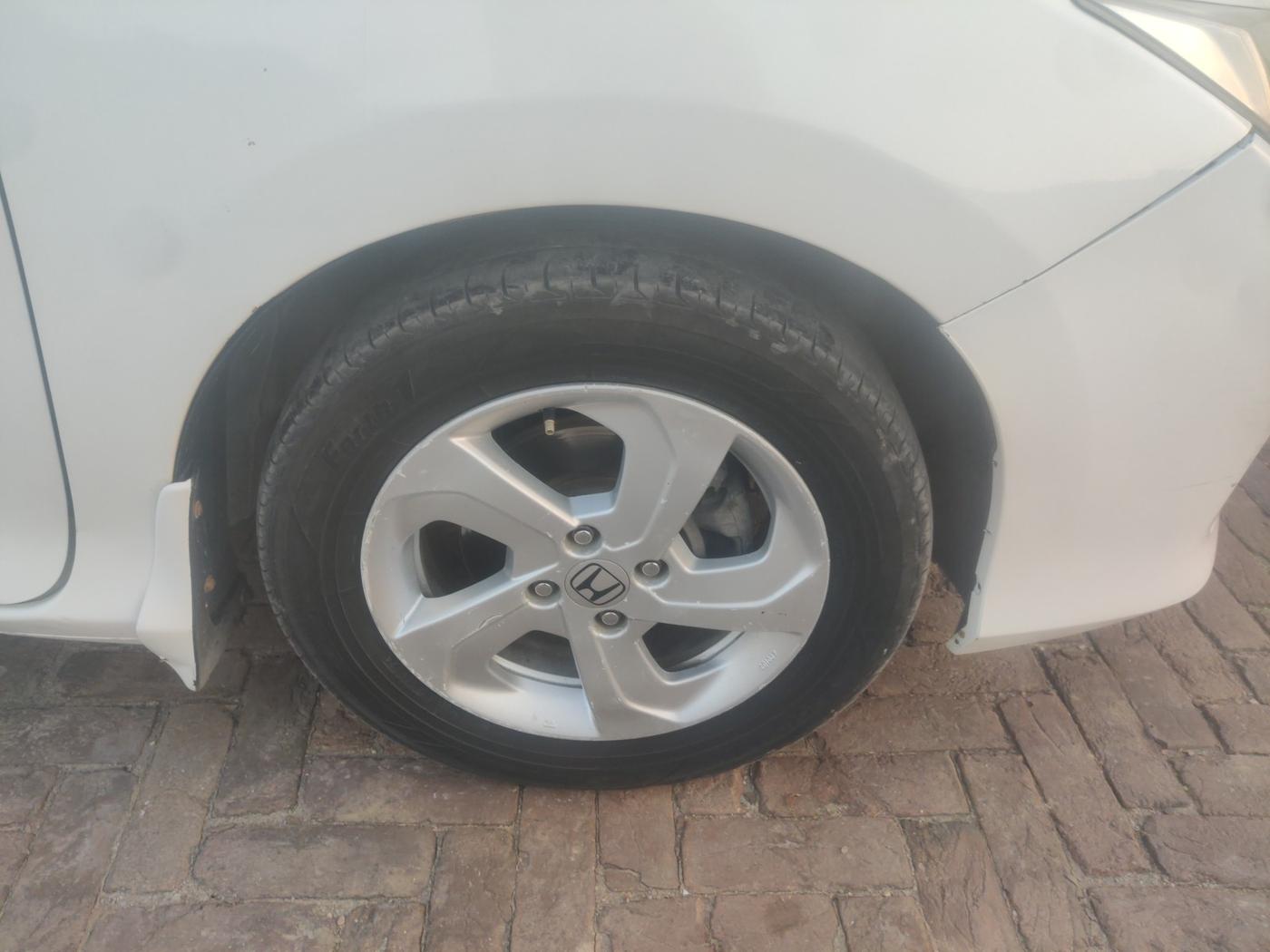 2015 Honda City 1.5L I-DTEC VX, Diesel, Manual, 1,09,267 km, tyre