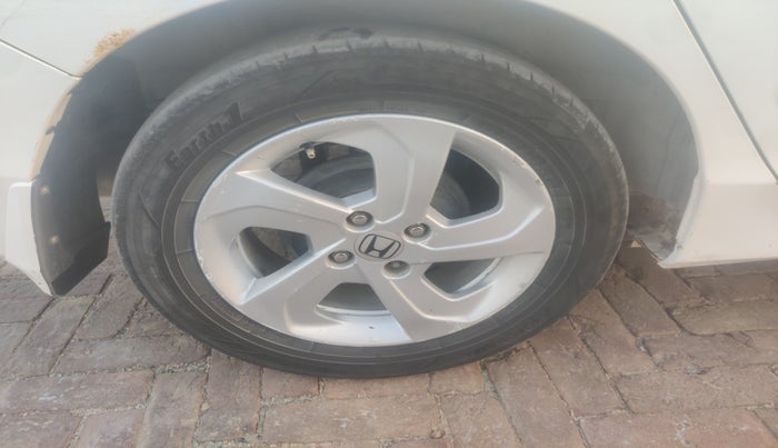 2015 Honda City 1.5L I-DTEC VX, Diesel, Manual, 1,09,267 km, tyre