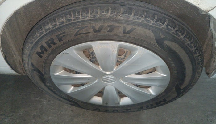 2016 Maruti Ertiga VXI CNG, Petrol, Manual, 1,02,440 km, tyre