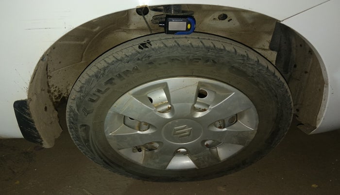 2014 Maruti Wagon R 1.0 LXI CNG, Petrol, Manual, 69,619 km, tyre