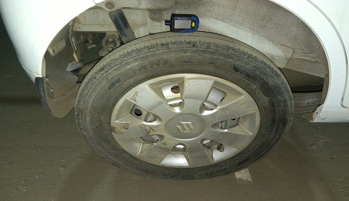 2014 Maruti Wagon R 1.0 LXI CNG, Petrol, Manual, 69,619 km, tyre