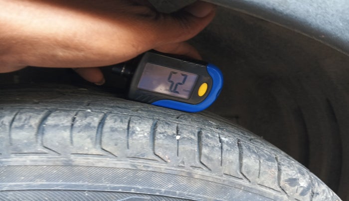 2019 Maruti New Wagon-R LXI CNG 1.0, Petrol, Manual, 5,93,300 km, tyre