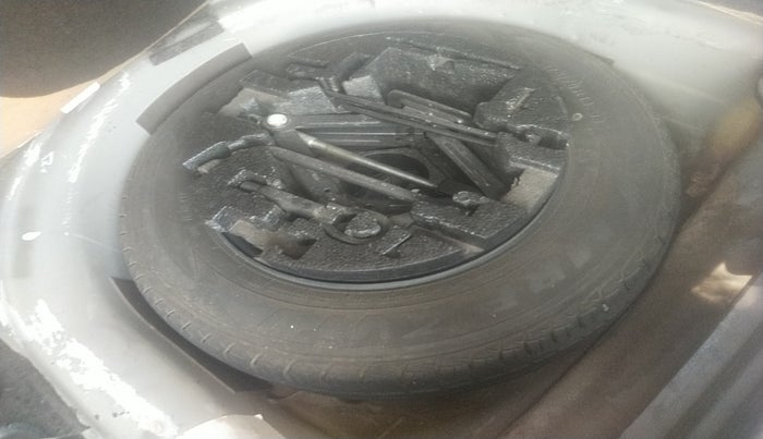 2017 Volkswagen Ameo HIGHLINE DSG 1.5 DIESEL , Diesel, Automatic, 1,42,731 km, tyre