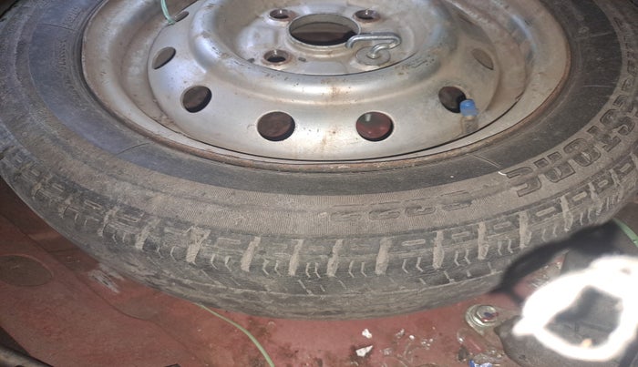 2012 Maruti Wagon R 1.0 LXI CNG, Petrol, Manual, 70,955 km, tyre