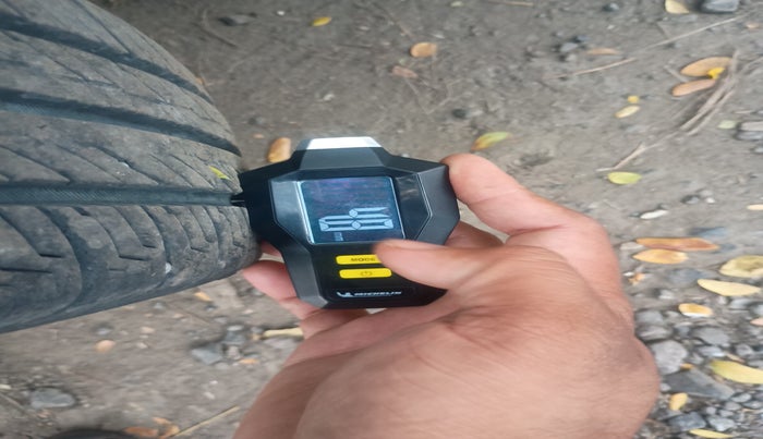 2017 Maruti Celerio VXI CNG, Petrol, Manual, 1,28,857 km, tyre