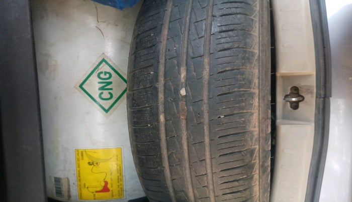 2017 Maruti Celerio VXI CNG, Petrol, Manual, 1,28,857 km, tyre