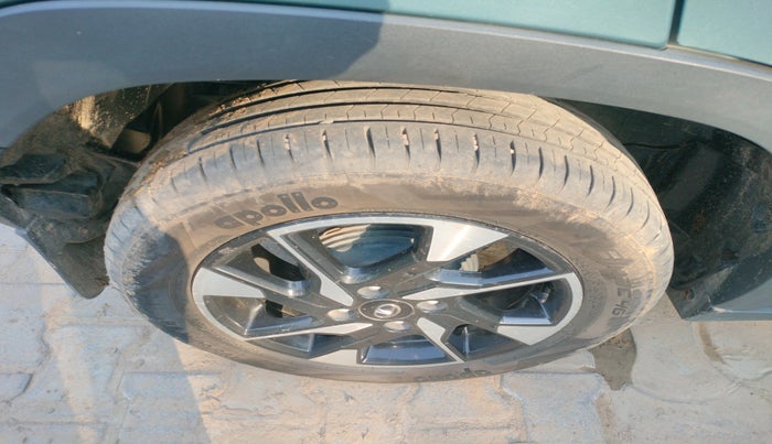 2022 Tata PUNCH ACCOMPLISHED MT, Petrol, Manual, 1,10,221 km, tyre