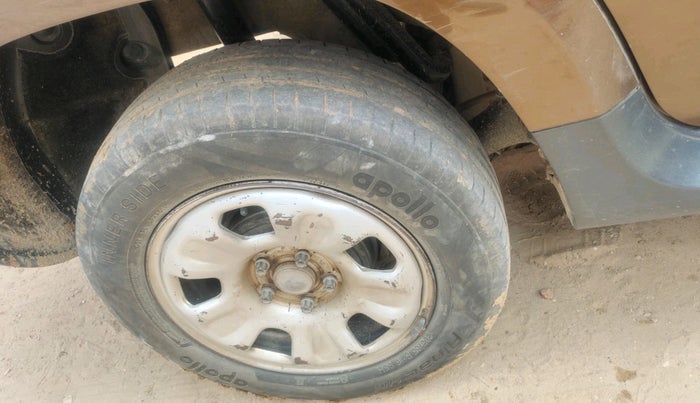 2014 Renault Duster 85 PS RXE DIESEL, Diesel, Manual, 1,00,856 km, tyre