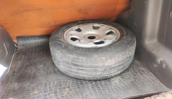 2014 Renault Duster 85 PS RXE DIESEL, Diesel, Manual, 1,00,856 km, tyre