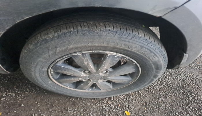 2013 Hyundai i20 SPORTZ 1.2, Petrol, Manual, 1,00,413 km, tyre