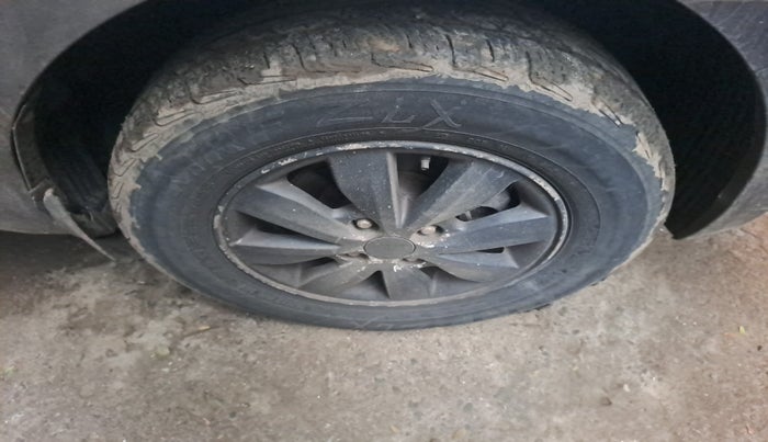 2013 Hyundai i20 SPORTZ 1.2, Petrol, Manual, 1,00,413 km, tyre