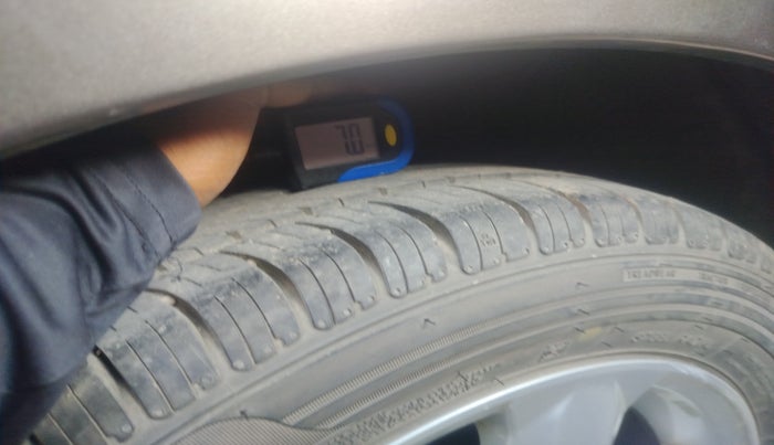 2011 Honda City 1.5L I-VTEC V AT, Petrol, Automatic, 1,89,726 km, tyre