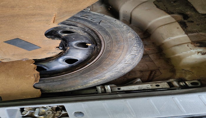 2011 Maruti Alto K10 VXI, Petrol, Manual, 70,979 km, tyre