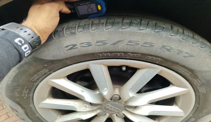 2012 Audi Q3 2.0 QUATTRO TDI AT, Diesel, Automatic, 1,10,712 km, tyre