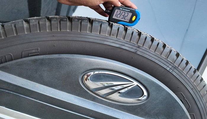 2019 Mahindra Bolero POWER PLUS SLE, Diesel, Manual, 85,271 km, tyre