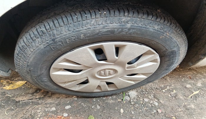 2014 Maruti Swift VXI, Petrol, Manual, 1,16,647 km, tyre