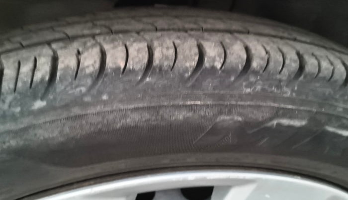 2015 Honda Mobilio 1.5L I-DTEC S, Diesel, Manual, 1,56,000 km, tyre