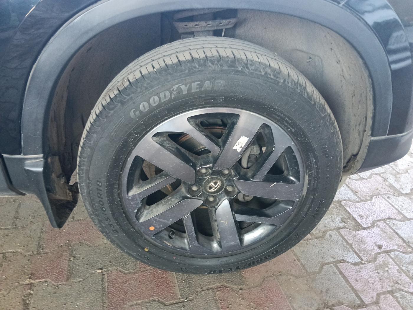 2022 Tata Harrier XZA PLUS 2.0L DARK EDITION, Diesel, Automatic, 55,654 km, tyre
