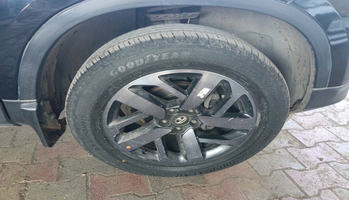 2022 Tata Harrier XZA PLUS 2.0L DARK EDITION, Diesel, Automatic, 55,654 km, tyre