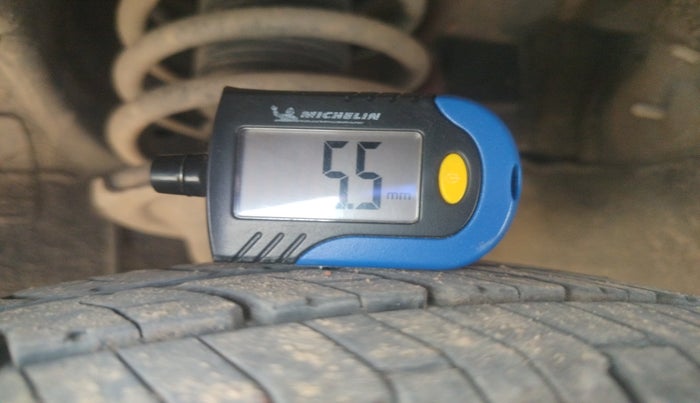 2010 Hyundai i10 MAGNA 1.2, Petrol, Manual, 1,48,305 km, tyre