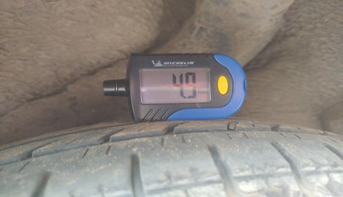 2010 Hyundai i10 MAGNA 1.2, Petrol, Manual, 1,48,305 km, tyre