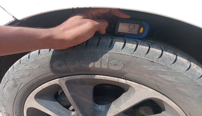 2018 Hyundai Grand i10 ASTA 1.2 KAPPA VTVT, Petrol, Manual, 1,25,351 km, tyre