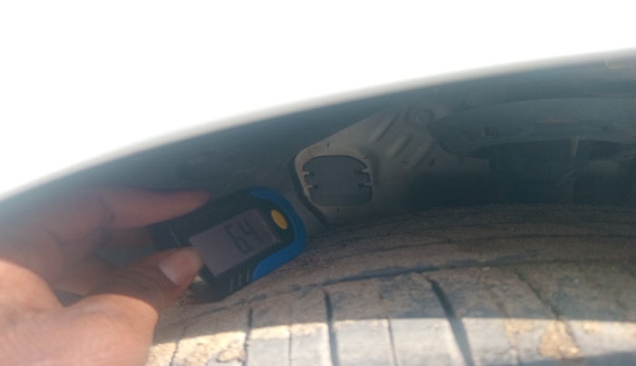 2023 Hyundai NEW I20 ASTA 1.2 MT, Petrol, Manual, 14,097 km, tyre