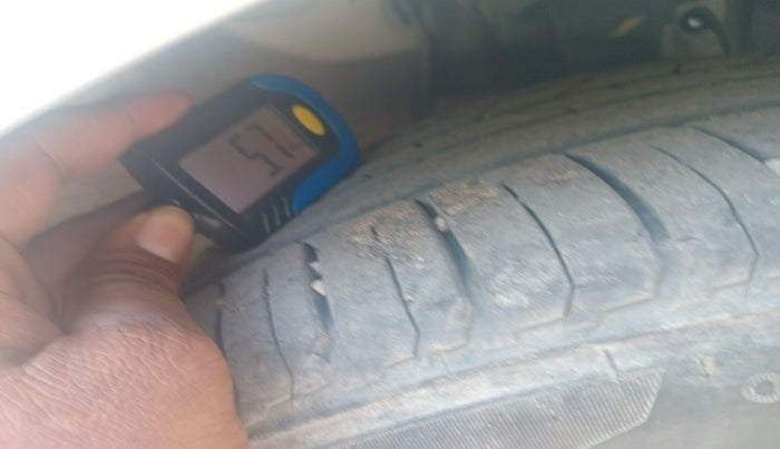 2023 Hyundai NEW I20 ASTA 1.2 MT, Petrol, Manual, 14,097 km, tyre