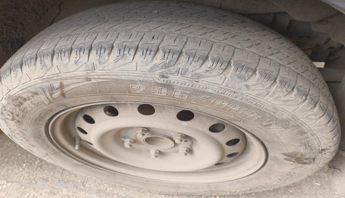 2015 Mahindra XUV500 W6, Diesel, Manual, 1,44,850 km, tyre