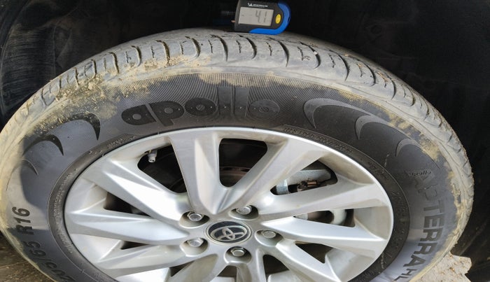 2023 Toyota INNOVA HYCROSS GX (O) 7 STR, Petrol, Automatic, 37,919 km, tyre