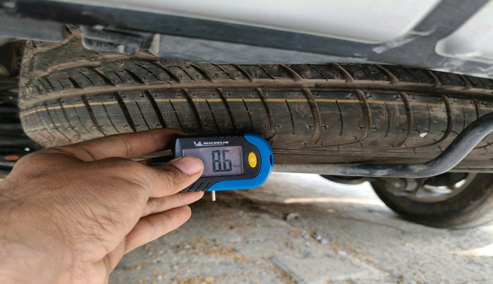 2023 Toyota INNOVA HYCROSS GX (O) 7 STR, Petrol, Automatic, 37,919 km, tyre