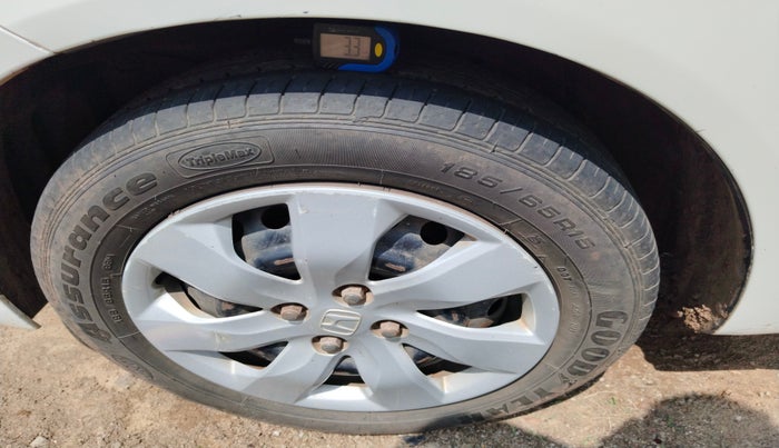 2015 Honda Mobilio 1.5L I-VTEC S, Petrol, Manual, 1,16,248 km, tyre
