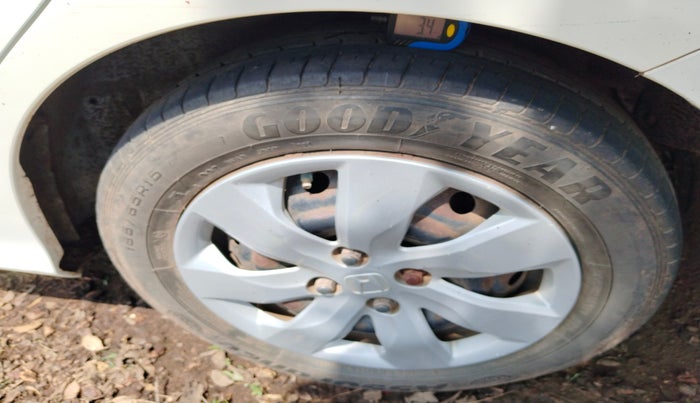 2015 Honda Mobilio 1.5L I-VTEC S, Petrol, Manual, 1,16,248 km, tyre