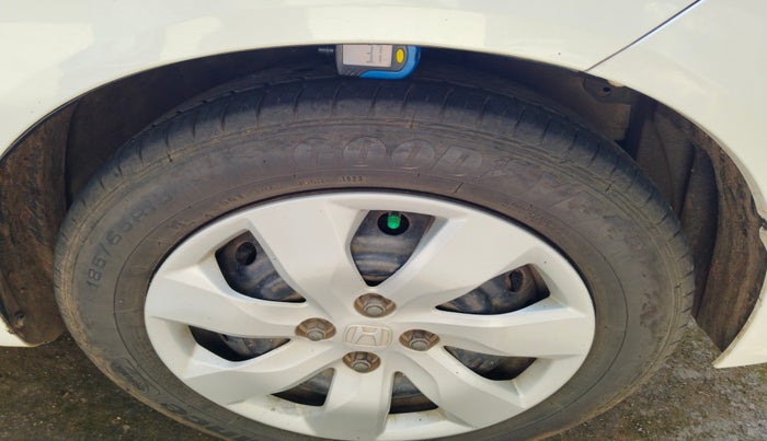 2015 Honda Mobilio 1.5L I-VTEC S, Petrol, Manual, 1,16,248 km, tyre