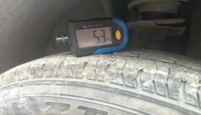 2016 Renault Kwid RXT 0.8, Petrol, Manual, 60,371 km, tyre