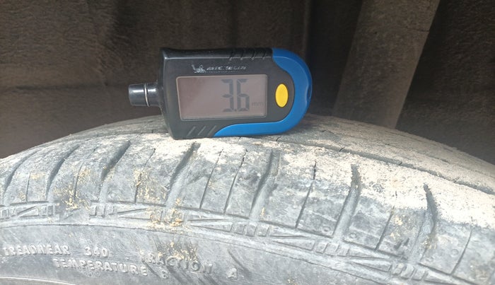 2016 Renault Kwid RXT 0.8, Petrol, Manual, 60,371 km, tyre