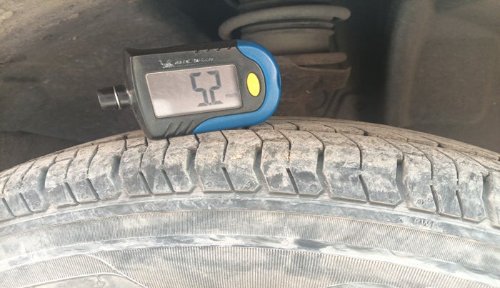 2016 Renault Kwid RXT 0.8, Petrol, Manual, 60,371 km, tyre